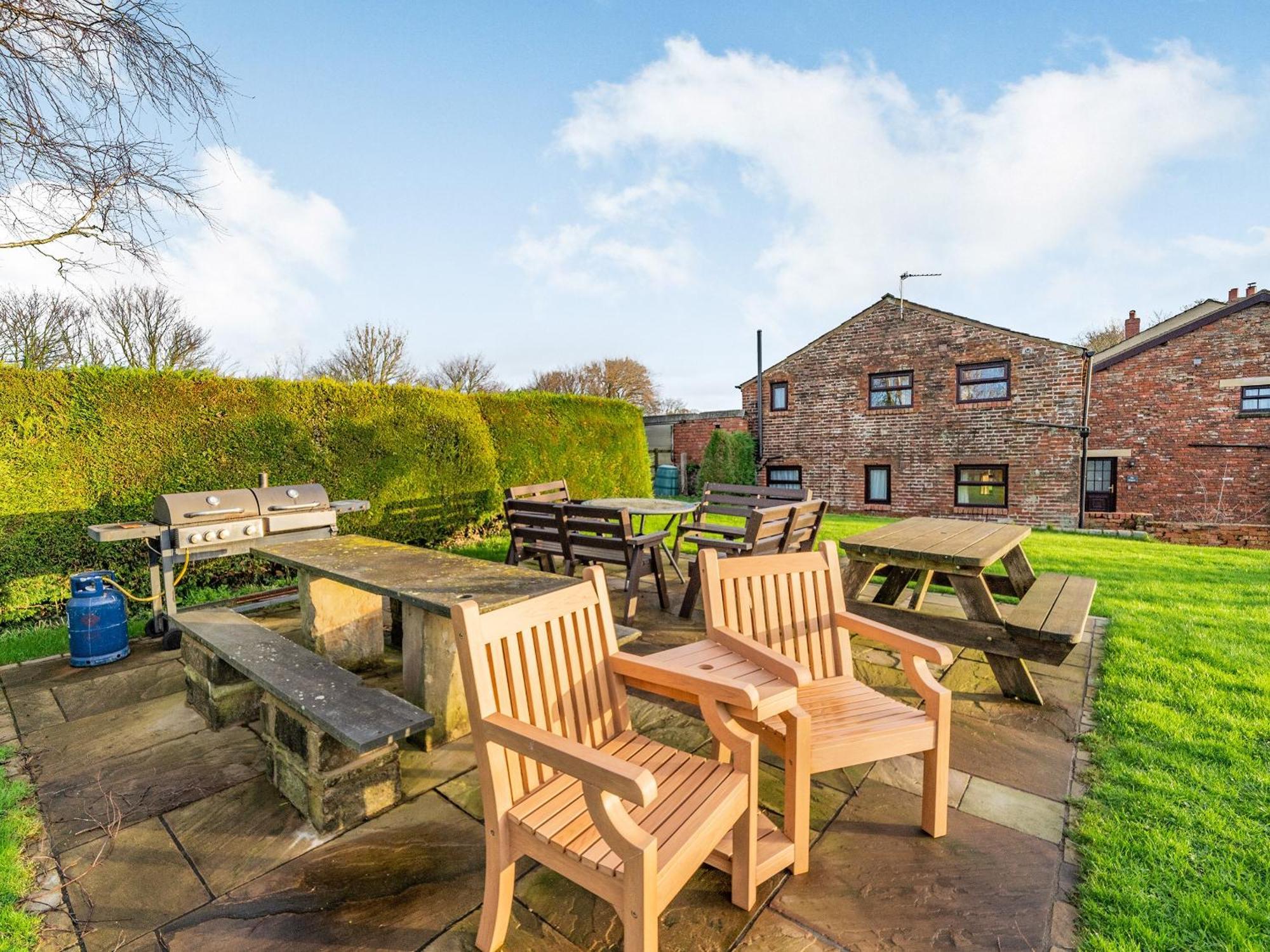 The Shippon Villa Poulton-le-Fylde ภายนอก รูปภาพ